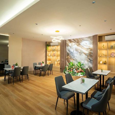 Ramada By Wyndham Serpong Exteriör bild