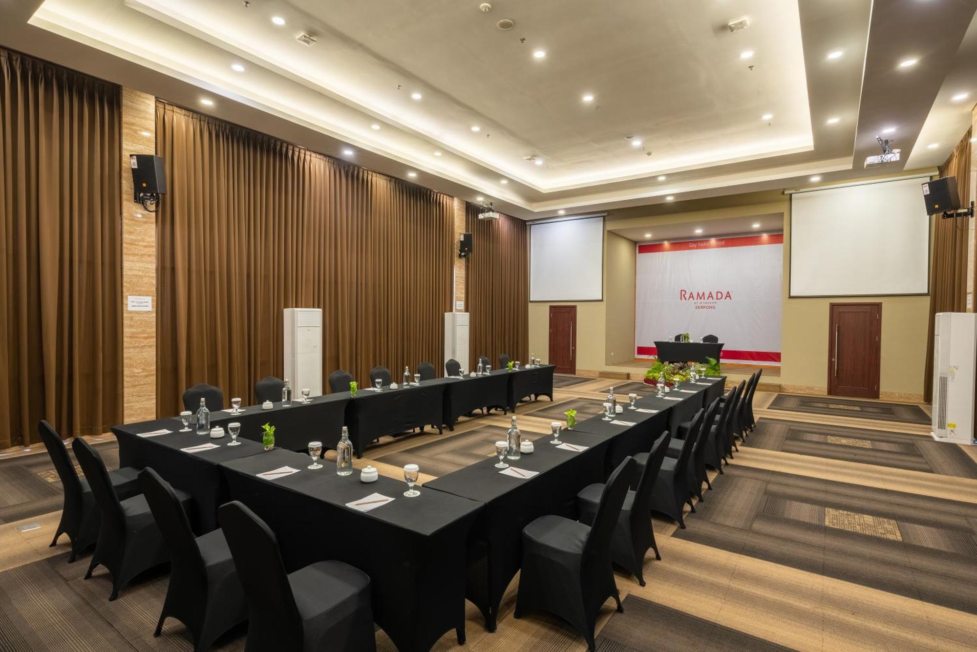 Ramada By Wyndham Serpong Exteriör bild
