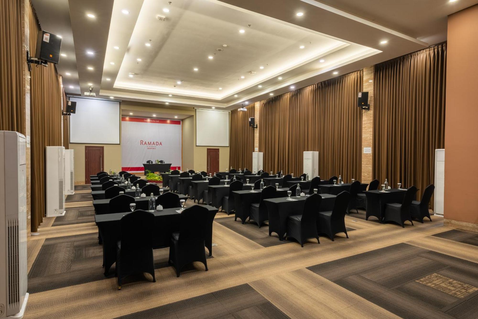 Ramada By Wyndham Serpong Exteriör bild