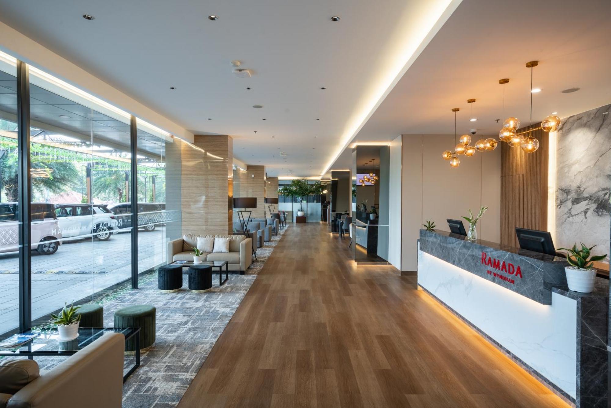 Ramada By Wyndham Serpong Exteriör bild