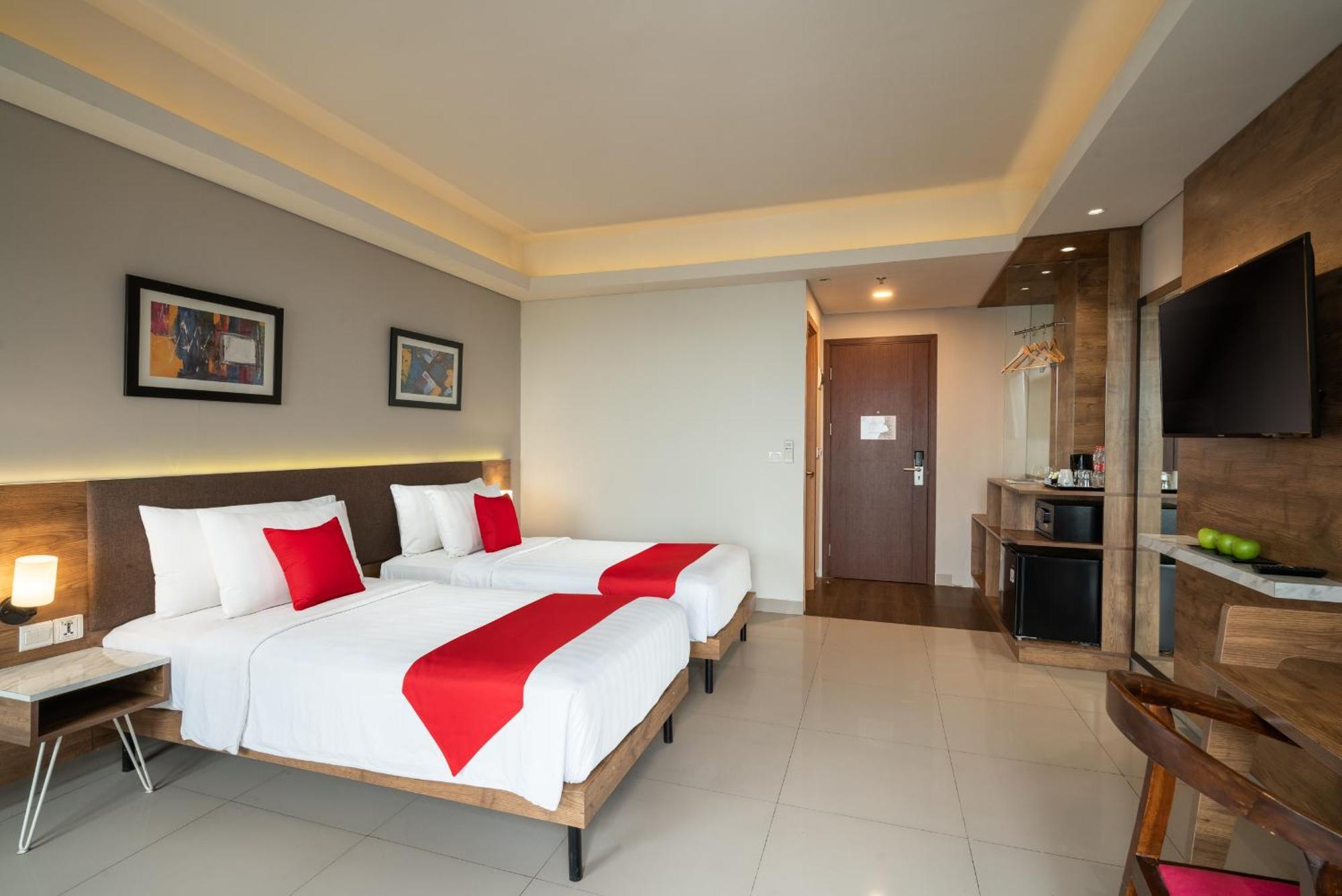 Ramada By Wyndham Serpong Exteriör bild