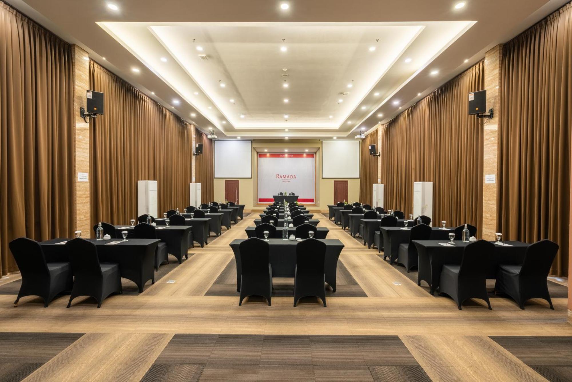 Ramada By Wyndham Serpong Exteriör bild