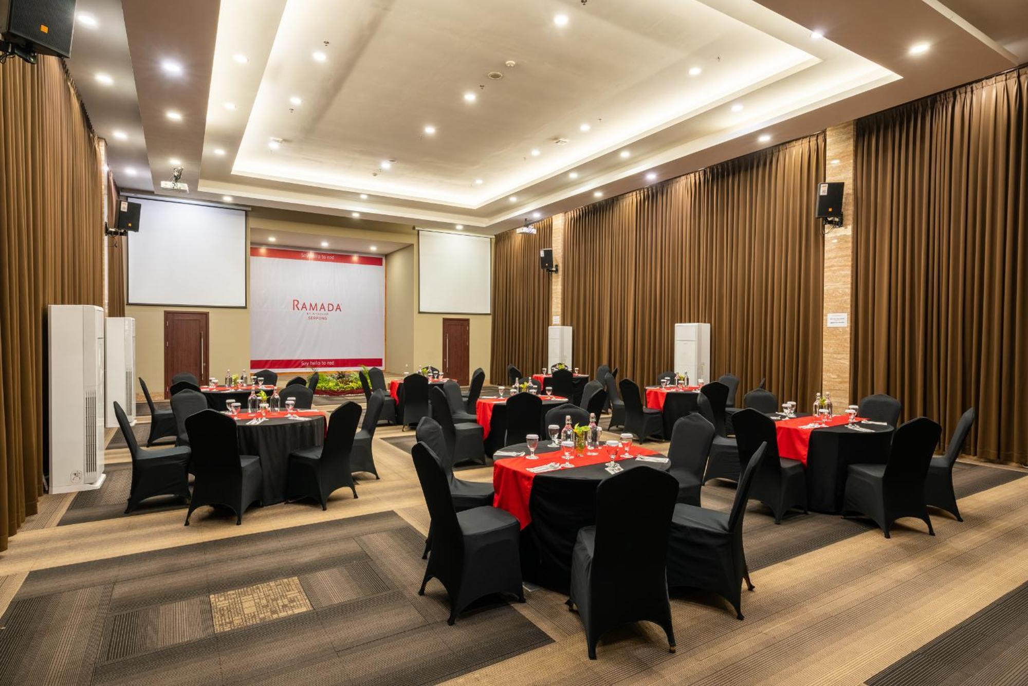 Ramada By Wyndham Serpong Exteriör bild
