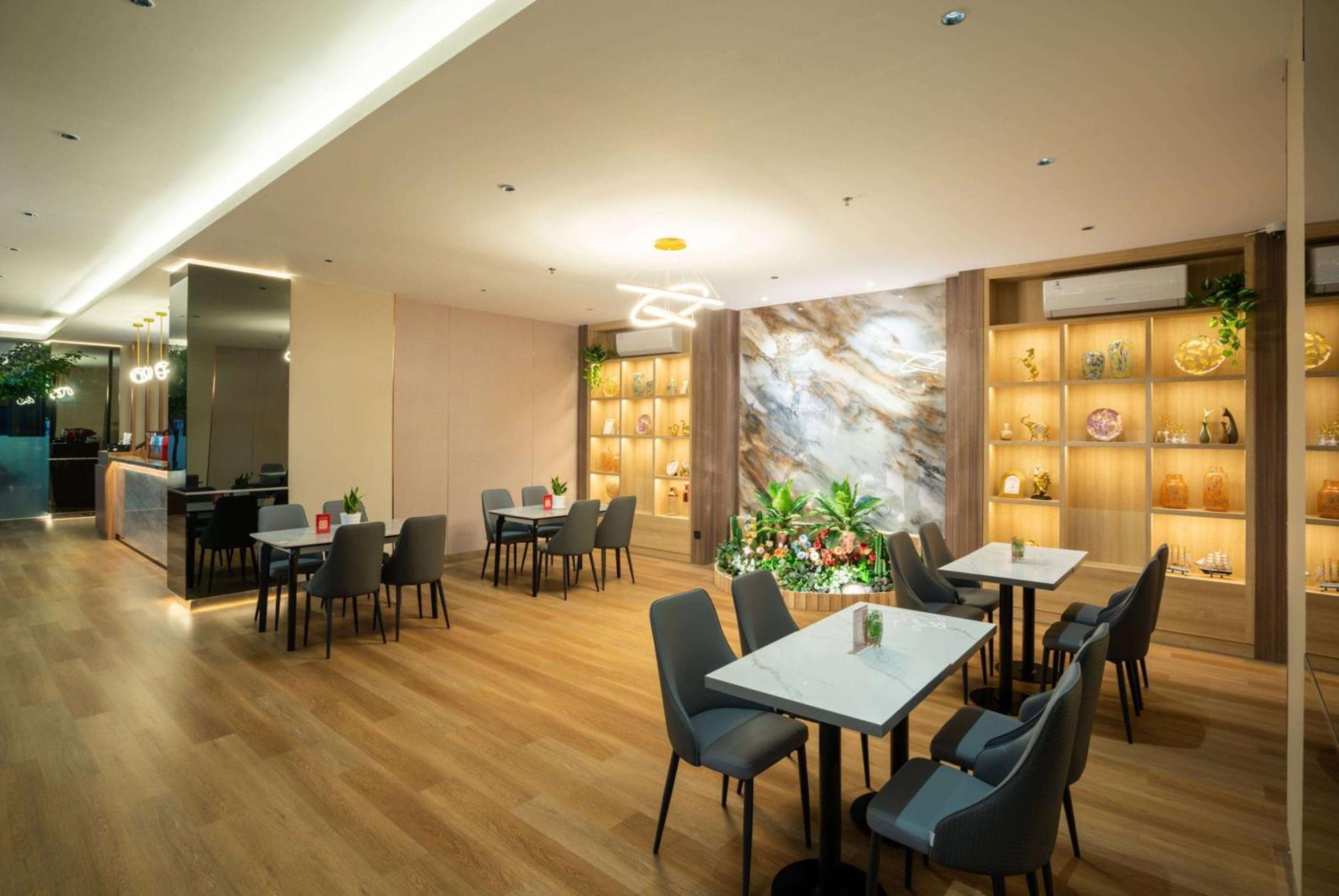 Ramada By Wyndham Serpong Exteriör bild