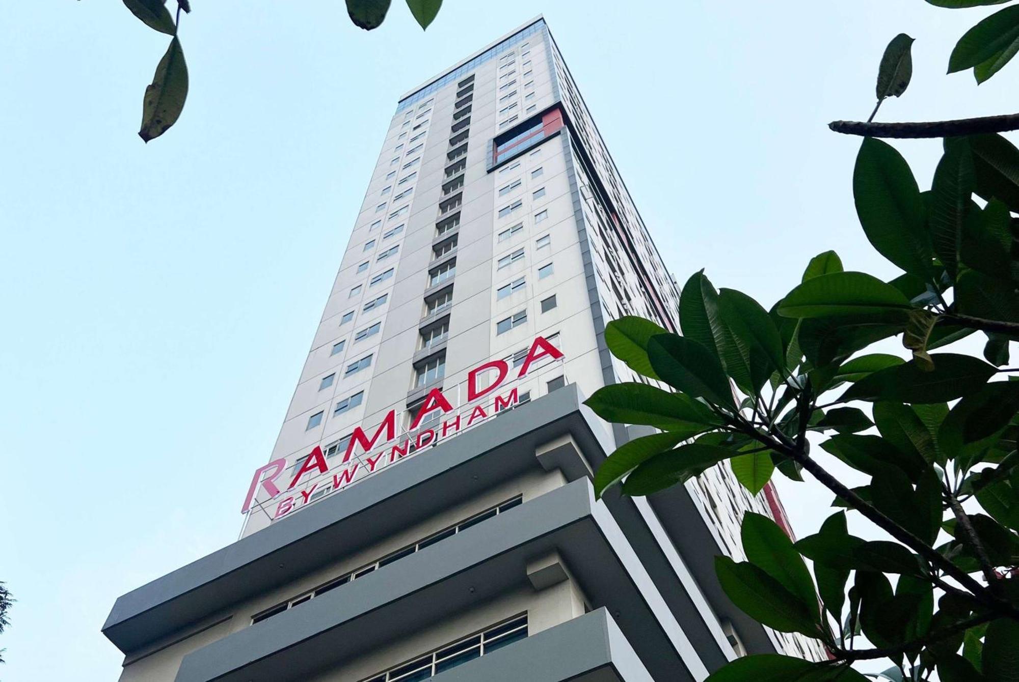 Ramada By Wyndham Serpong Exteriör bild
