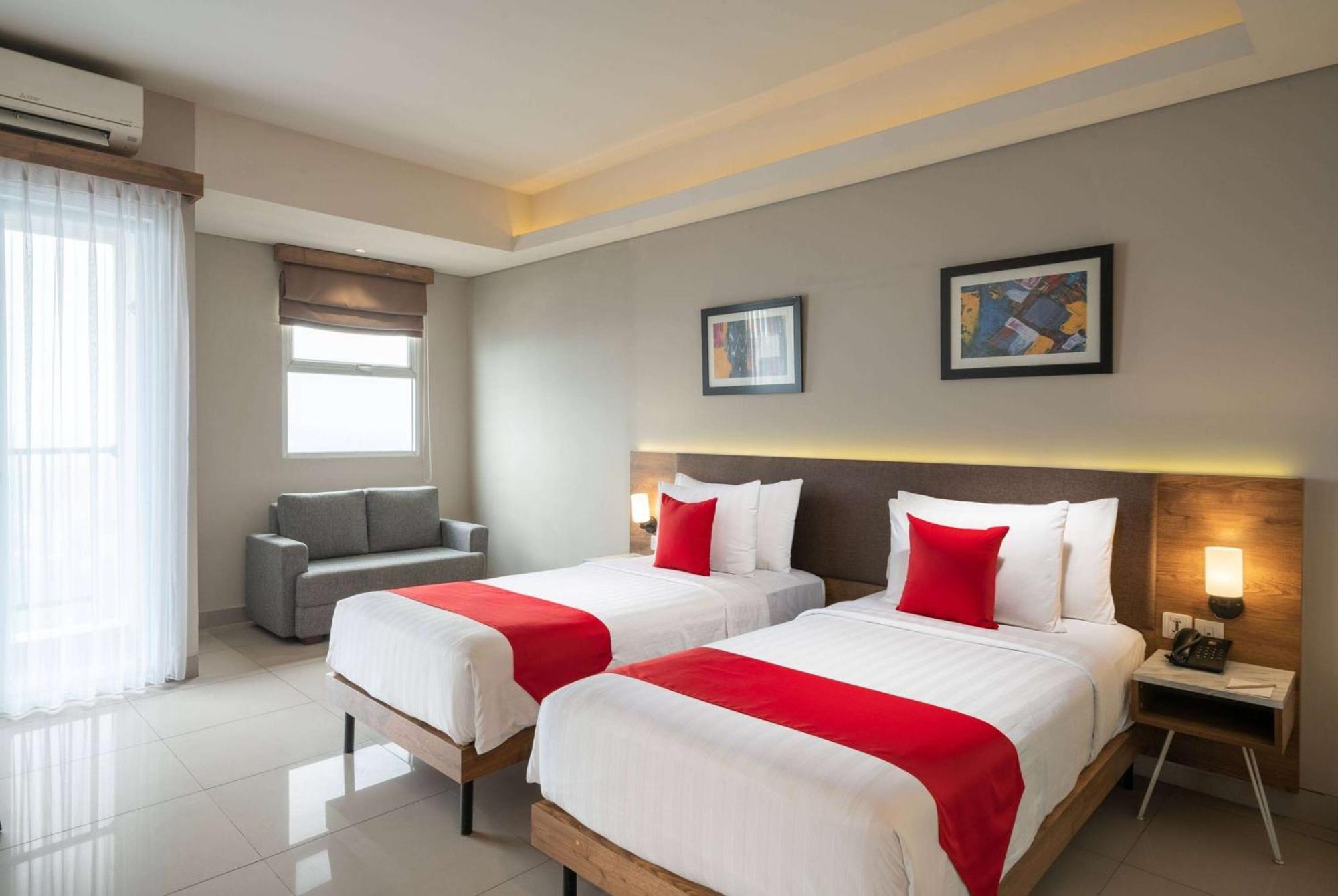 Ramada By Wyndham Serpong Exteriör bild