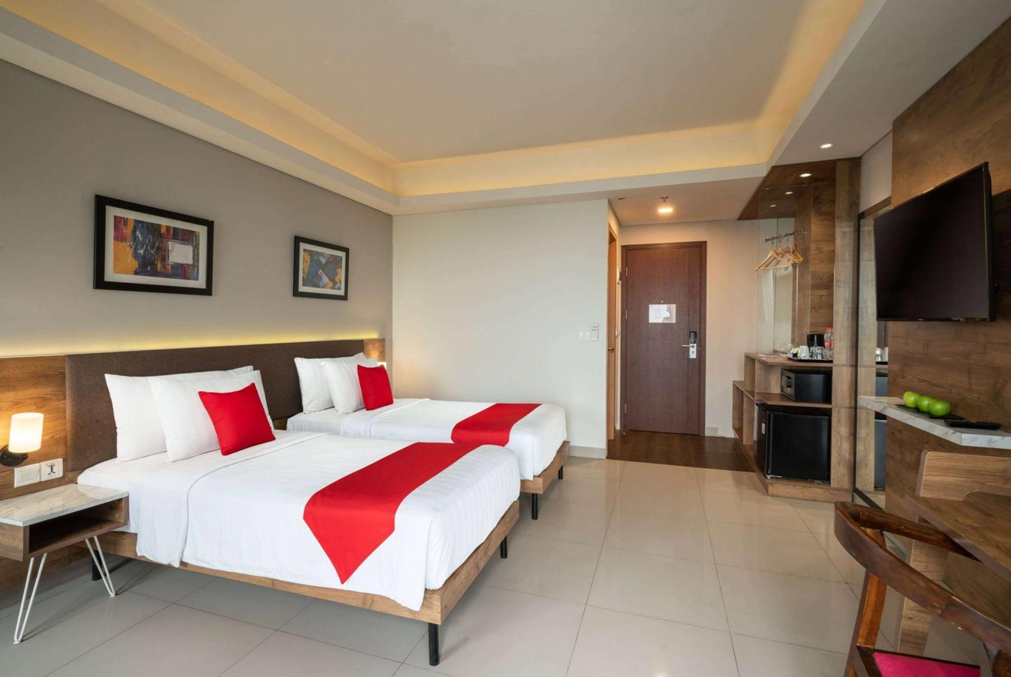 Ramada By Wyndham Serpong Exteriör bild