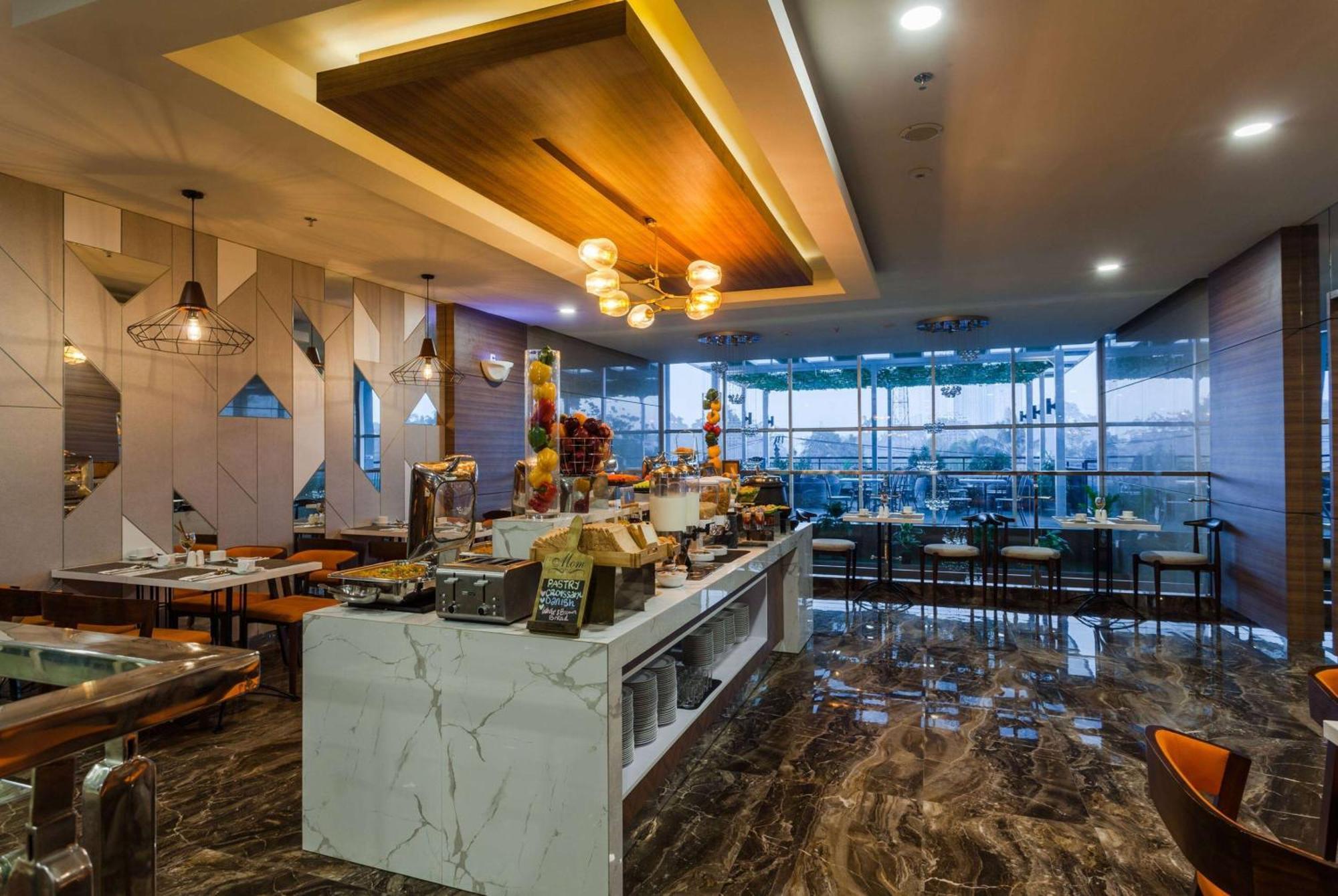 Ramada By Wyndham Serpong Exteriör bild