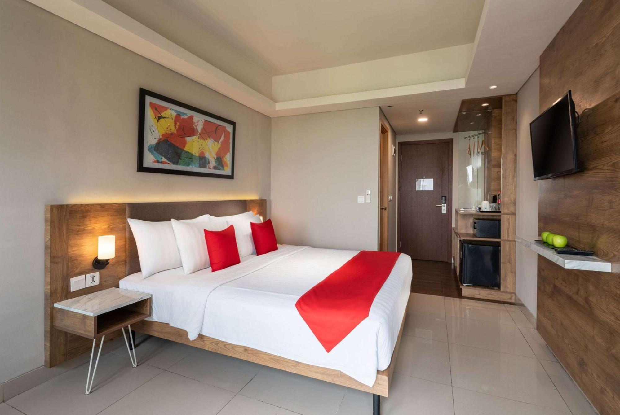 Ramada By Wyndham Serpong Exteriör bild
